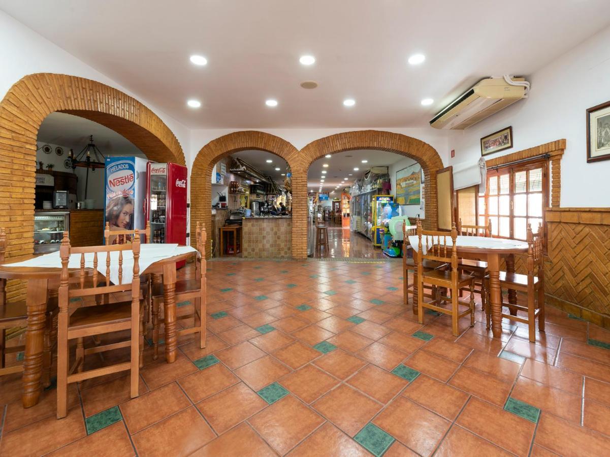 Oyo Hostal El Paisano Utrera Esterno foto
