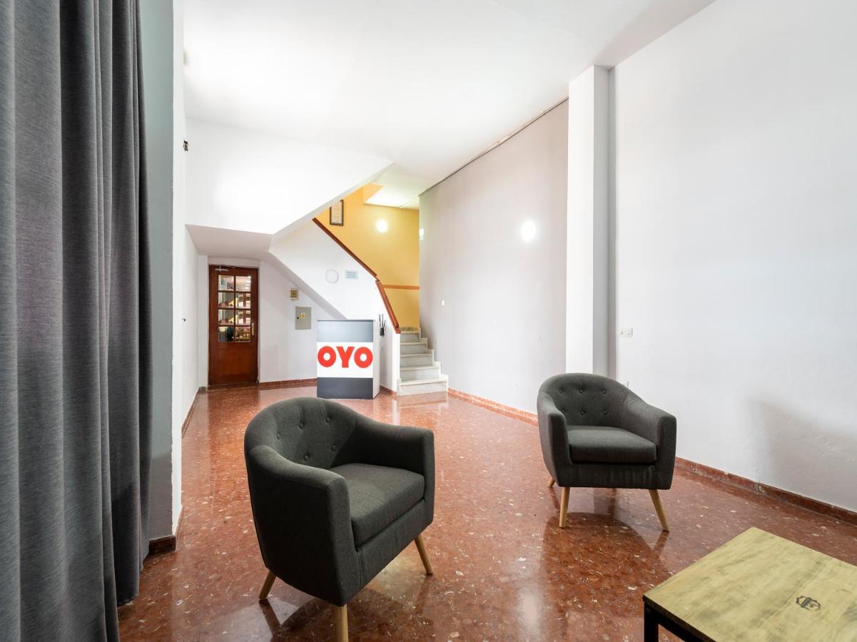 Oyo Hostal El Paisano Utrera Esterno foto